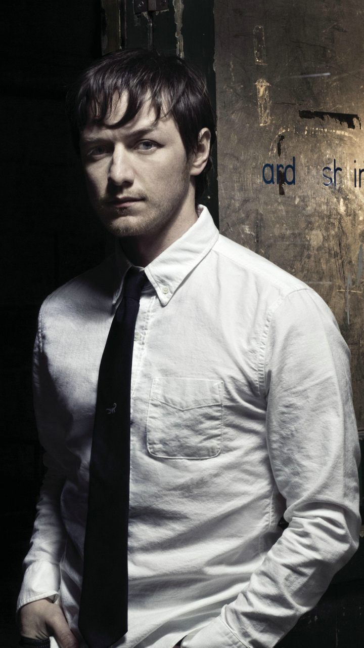 Celebrity / James Mcavoy Mobile Wallpaper - James Mcavoy , HD Wallpaper & Backgrounds