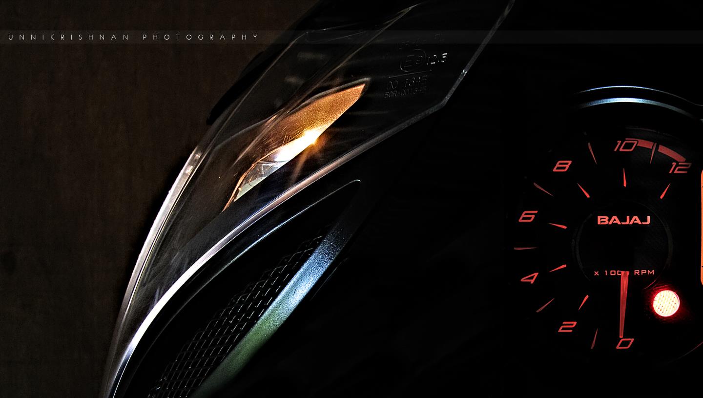 Pulsar 220f - Pulsar 220 Headlight Night (#1564163) - HD Wallpaper ...