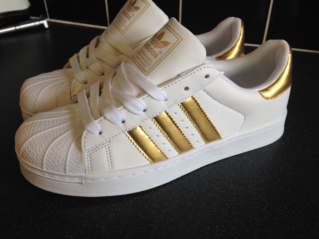 adidas superstar white with gold stripes