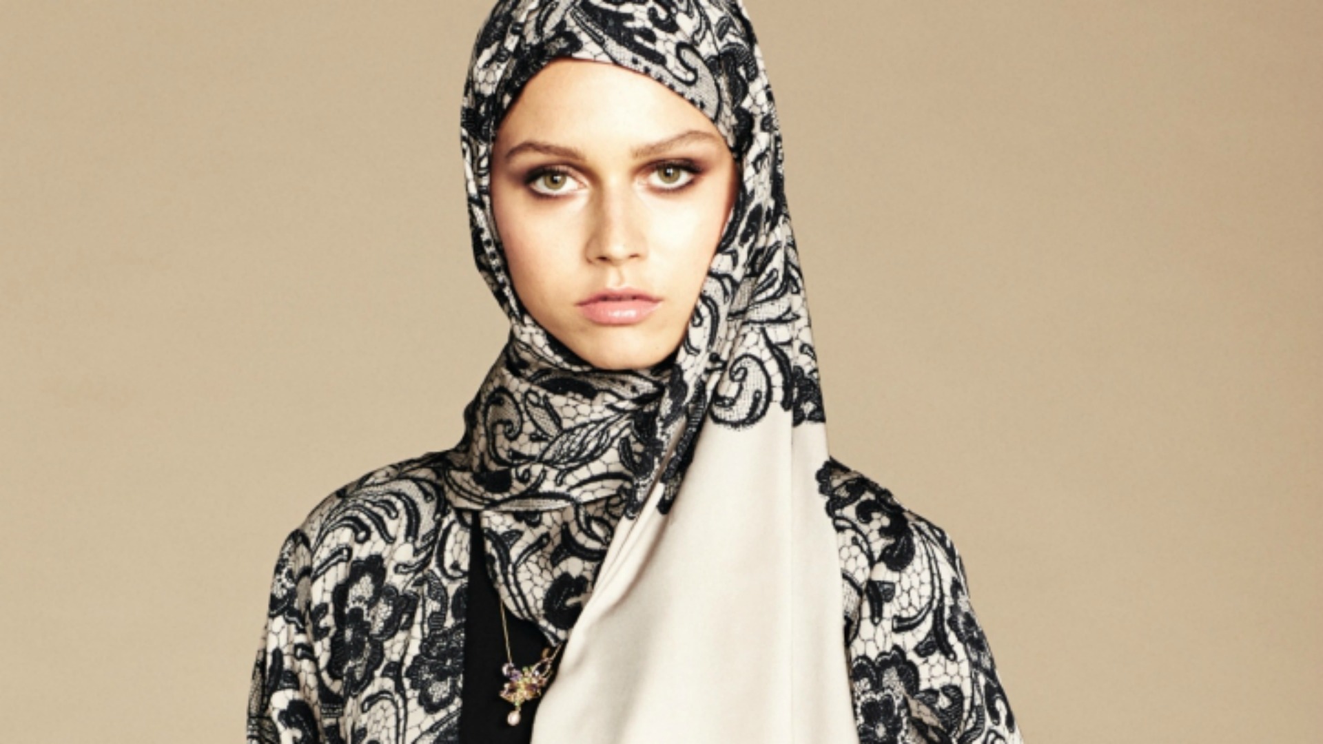 Dolce Gabbana Releases First Ever Hijab Collection Hijab Dolce And Gabbana 542925 Hd