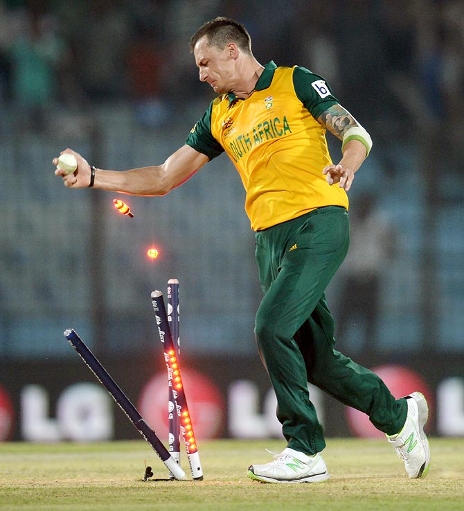 Dale Steyn Runs Out Ross Taylor To Give South Africa - Dale Steyn 2015 World Cup , HD Wallpaper & Backgrounds